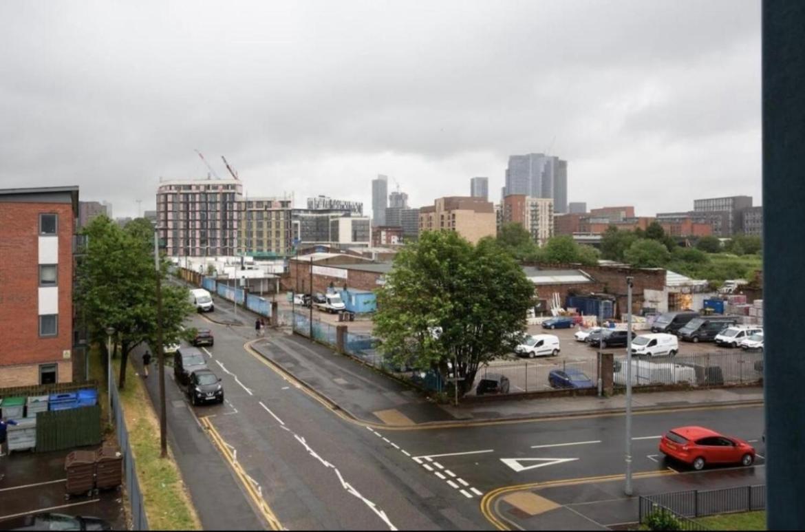 Novanest Salford Apartment แมนเชสเตอร์ ภายนอก รูปภาพ